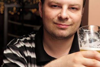 Nejškodlivější droga ze všech? Prvenství drží alkohol, ne kratom - Médium.cz